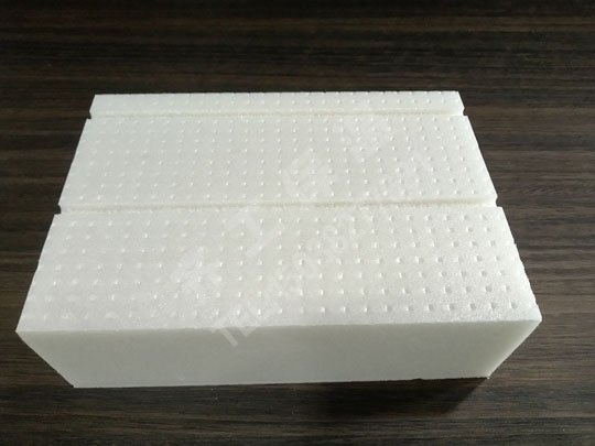 XPS擠塑泡沫板材質冷庫施工的方法