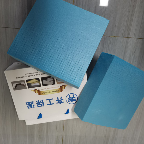 擠塑板在生產(chǎn)時(shí)有何注意事項(xiàng)