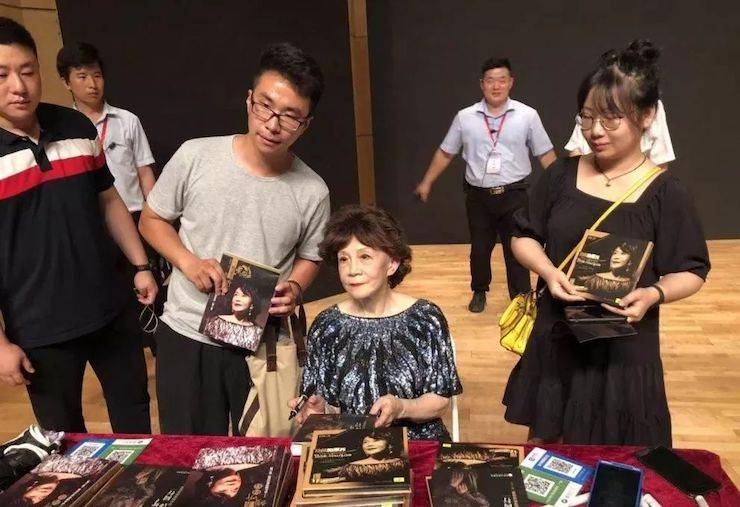 山東師范大學(xué)音樂(lè)學(xué)院頒獎(jiǎng)儀式